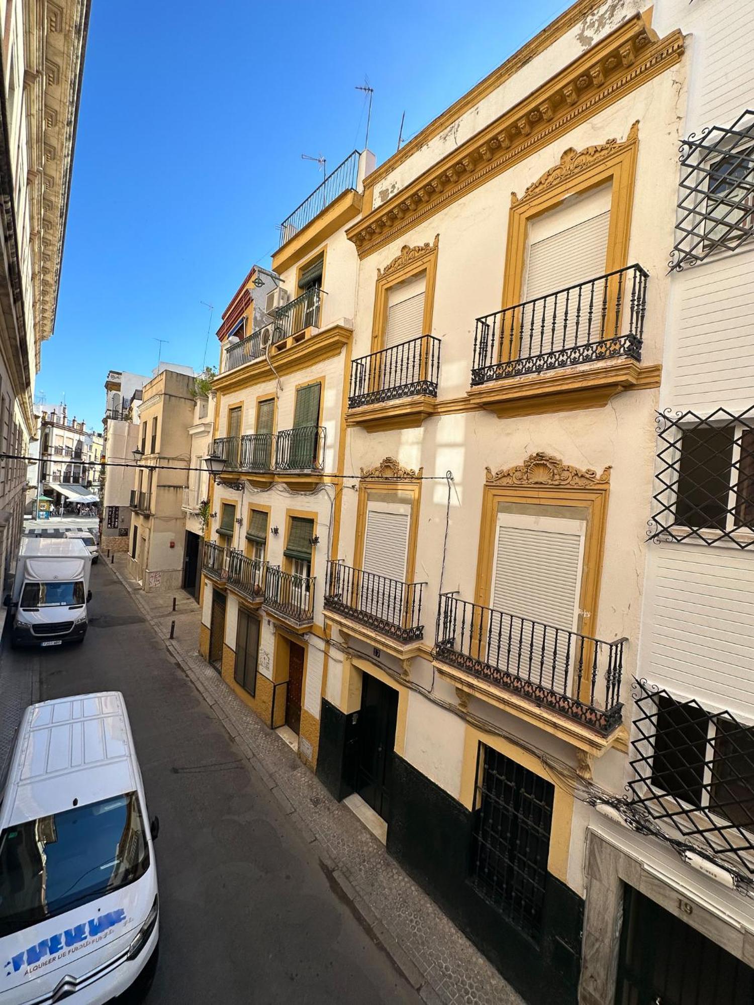 Central Cozy Budget 2Br Apt With Ac, 1 Bath, Private Parking Opt Séville Extérieur photo