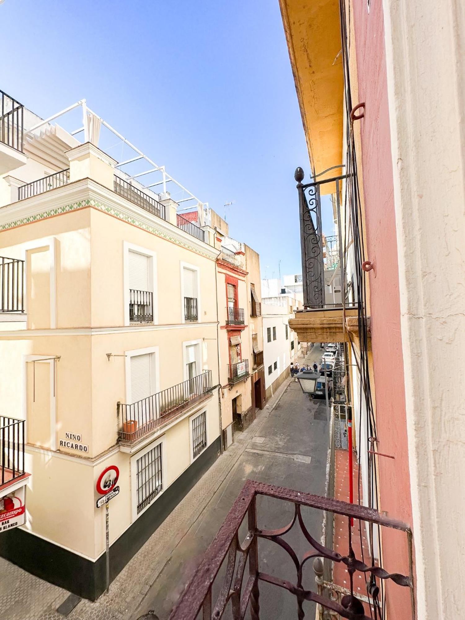 Central Cozy Budget 2Br Apt With Ac, 1 Bath, Private Parking Opt Séville Extérieur photo